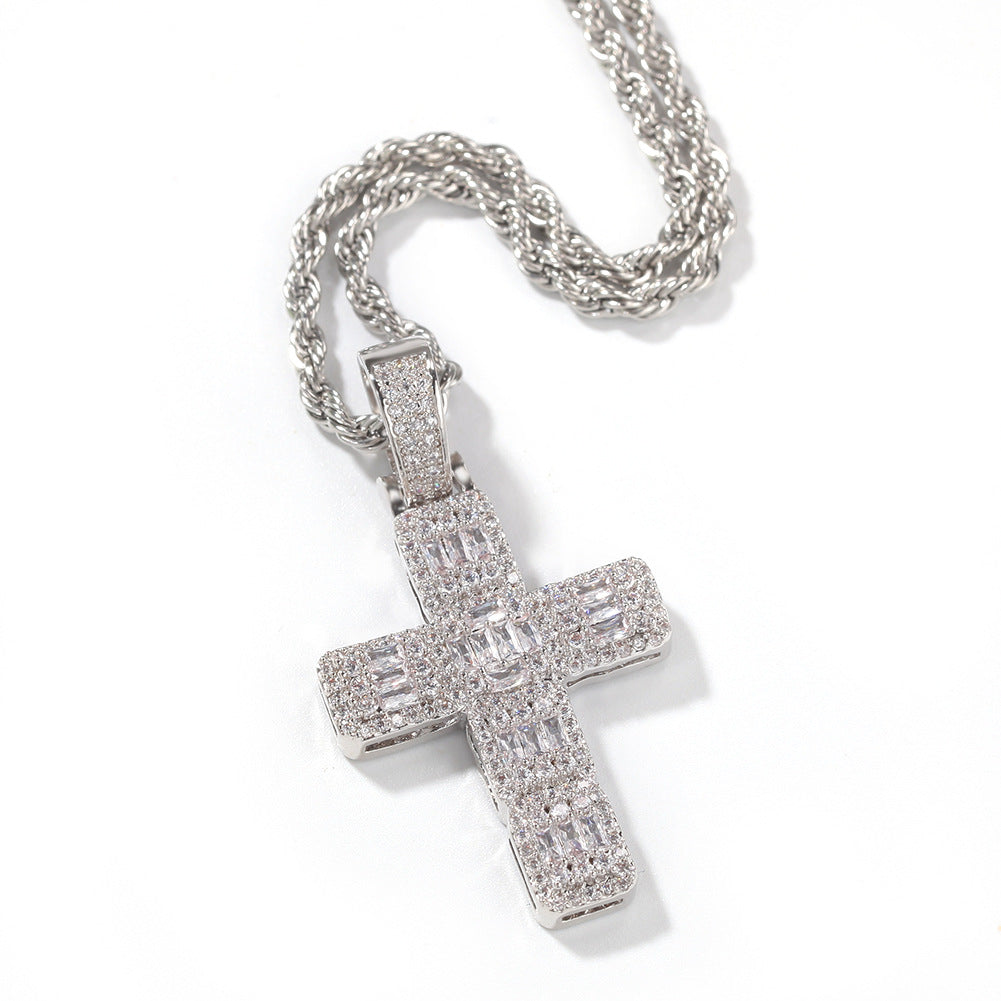 Collier pendentif croix