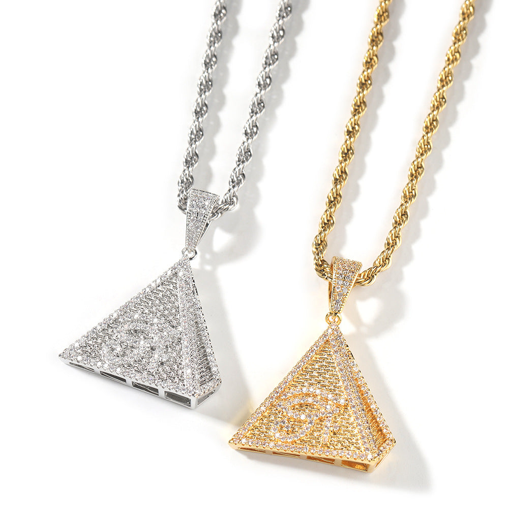 Pendentif pyramide œil d'Horus en diamants cz glacés