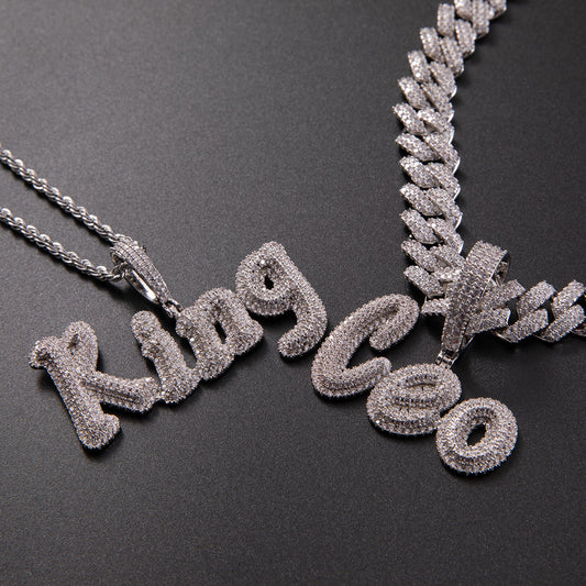 Pendentif personnalisé avec lettres cursives à double couche