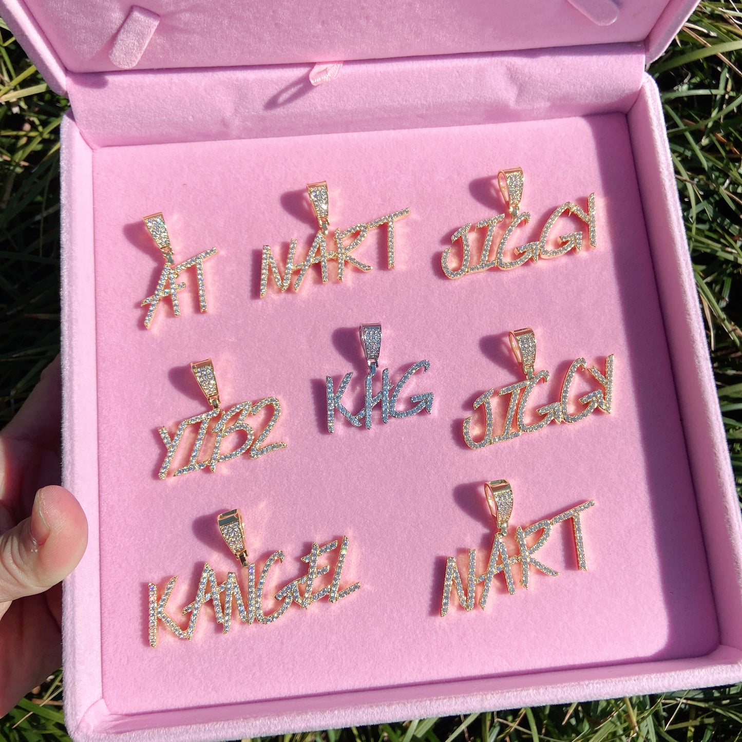 petites lettres cursives personnalisées, cadeaux, colliers et bijoux à faire soi-même