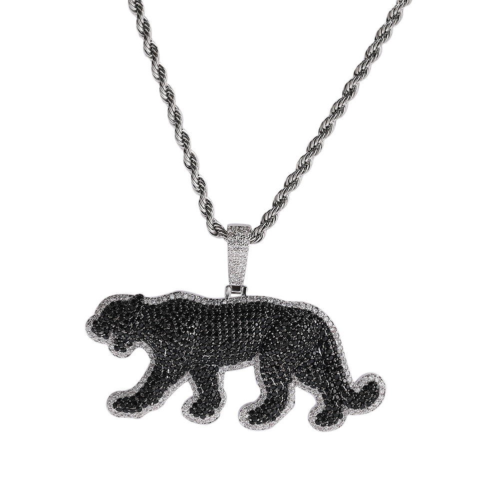 Collier avec pendentif léopard en diamants et zircones cubiques noirs glacés