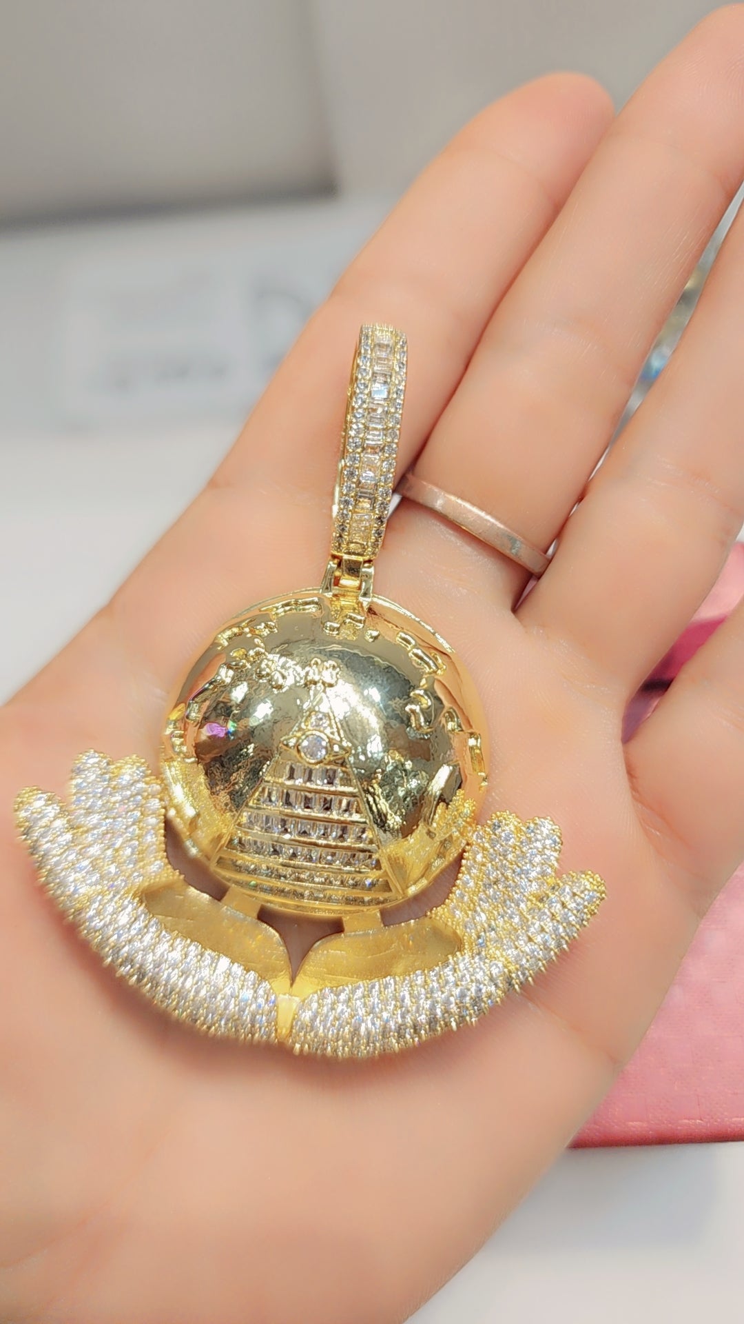 Pendentif glacé