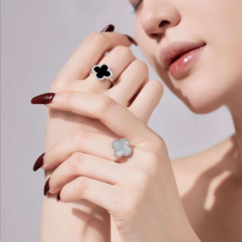 Ensemble de trèfles en argent véritable