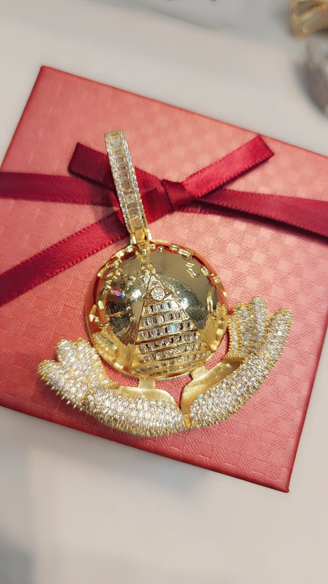 Pendentif glacé