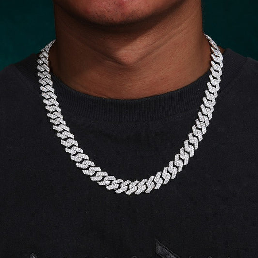 Lien cubain en argent véritable et moissanite🔥
 Certificat de diamant fourni✔️
 Garantie à vie🥶❄️