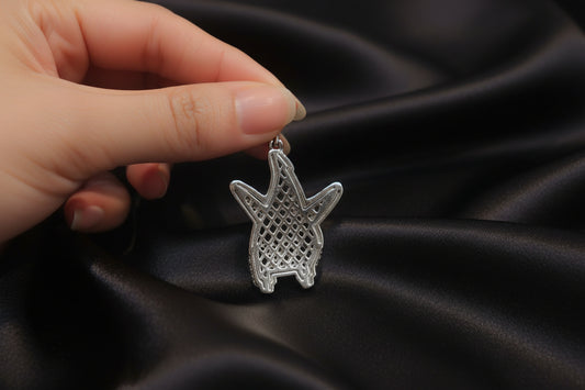 ਆਈਸਡ ਆਊਟ ਵ੍ਹਾਈਟ ਗੋਲਡ ਪਲੇਟਡ ਪੈਟਰਿਕ ਪੈਂਡੈਂਟ