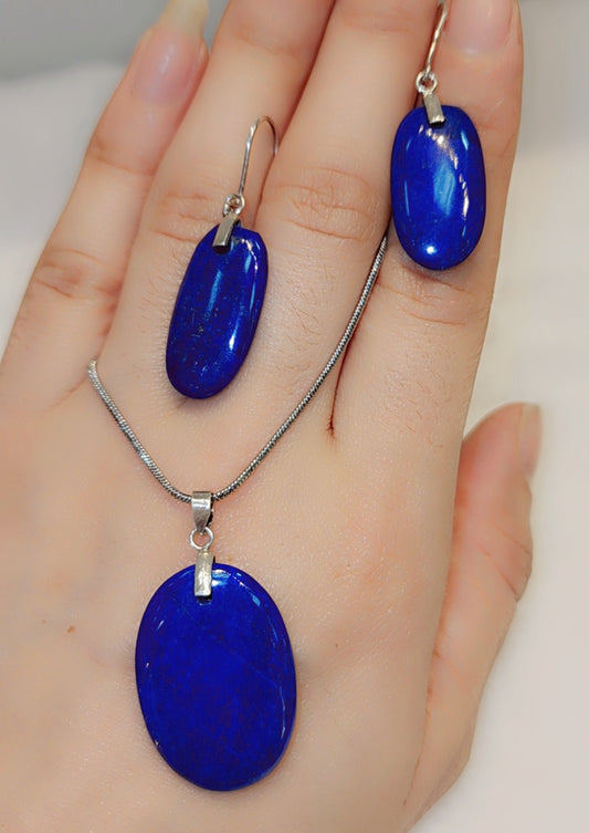Ensemble de lapis-lazuli naturel