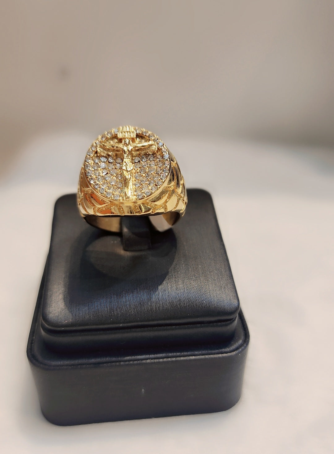Bague crucifiée plaquée or