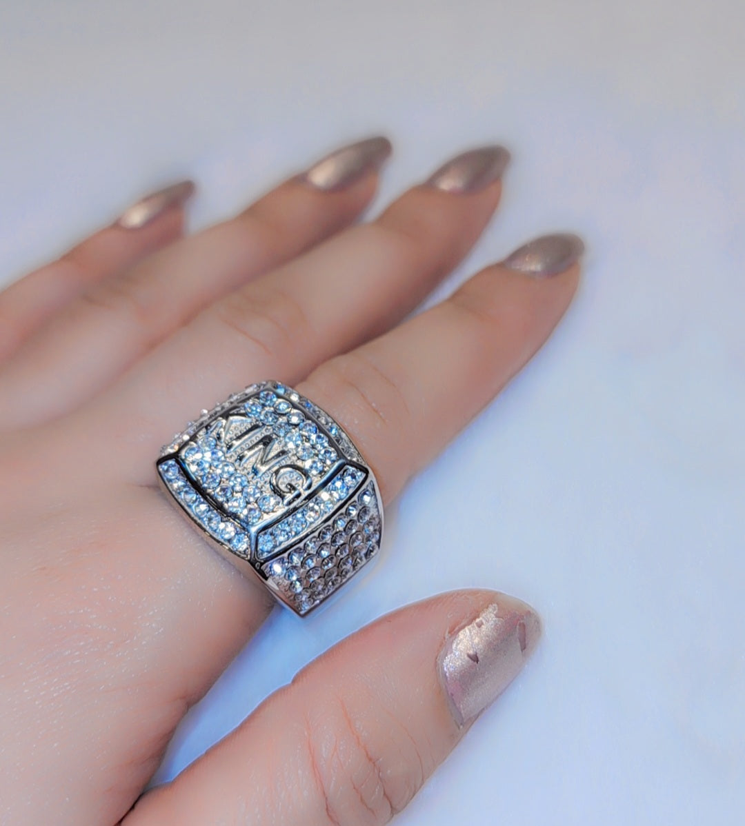 Bague King plaquée or blanc glacé