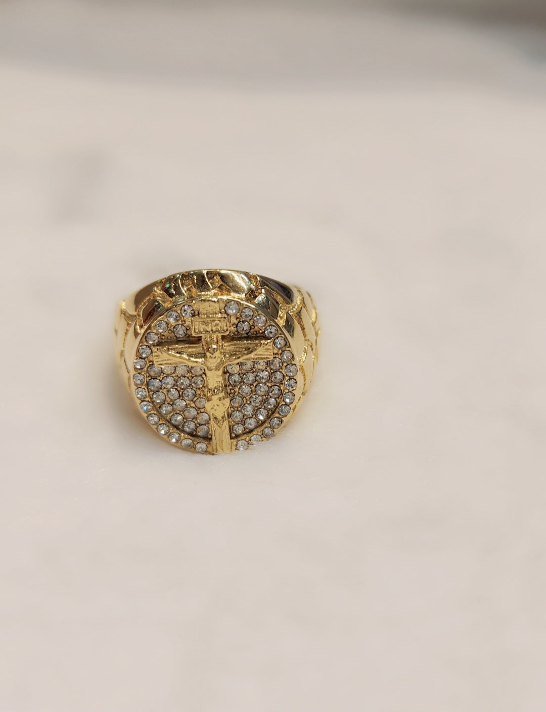 Bague crucifiée plaquée or