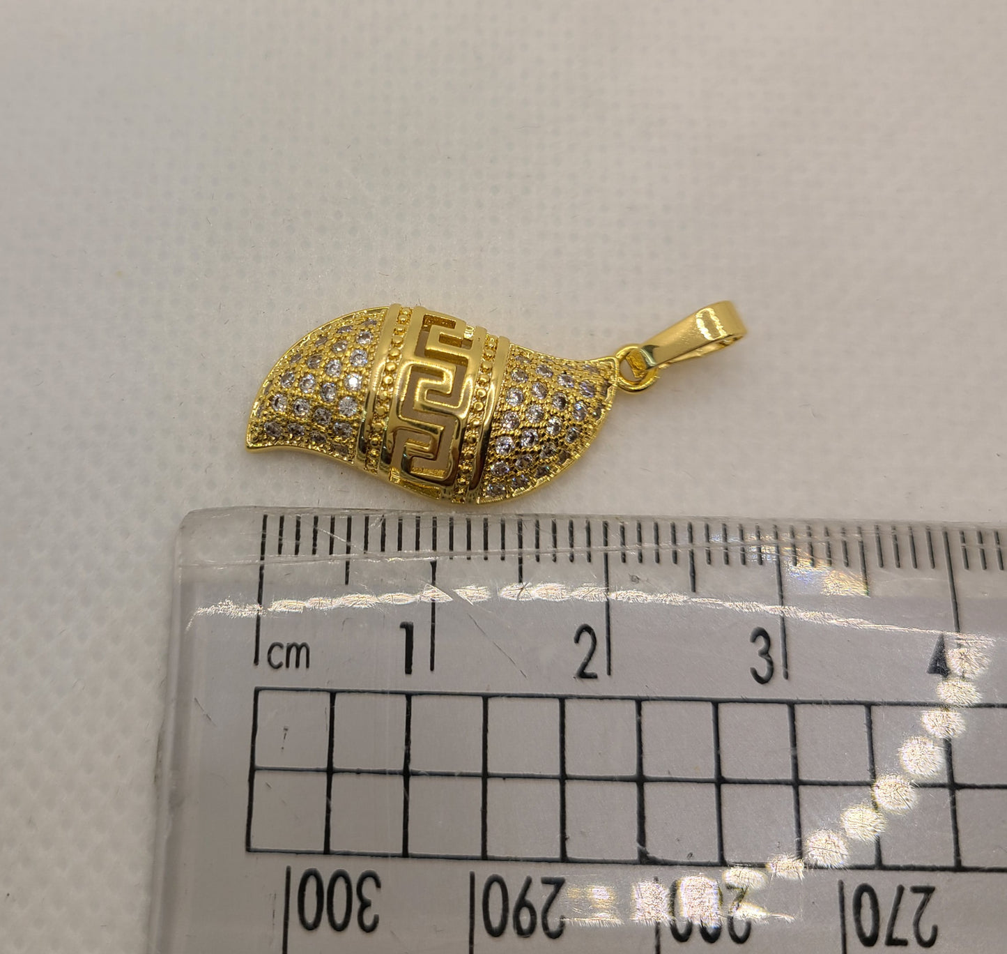 Pendentifs design Versace plaqués or