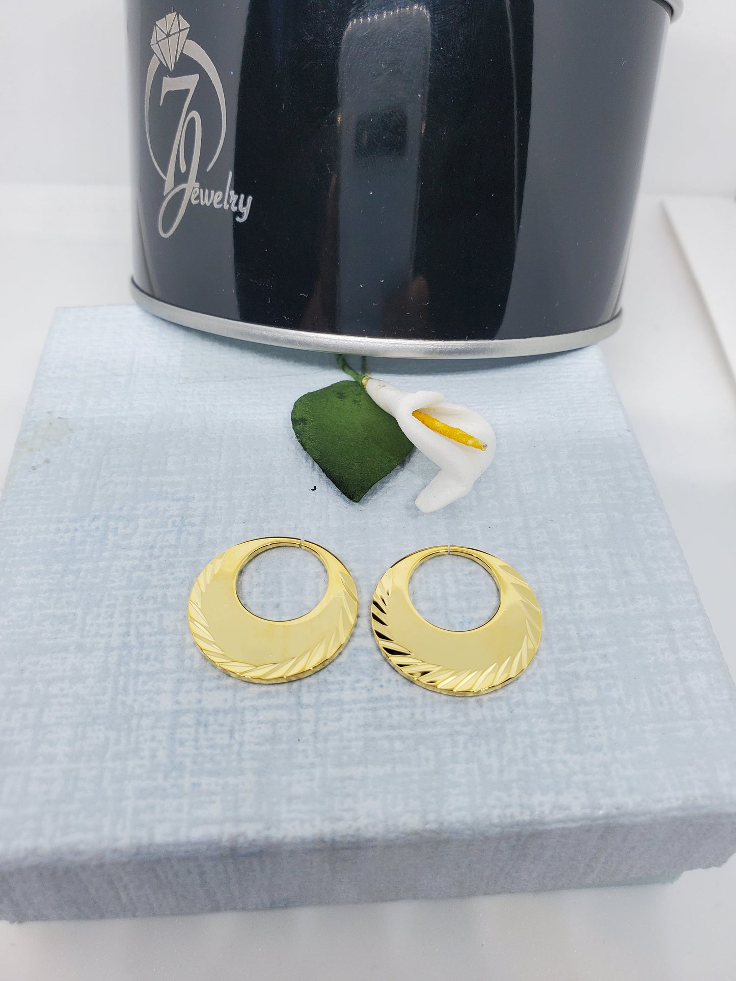 Boucles d'oreilles Nattiyan classiques et unies