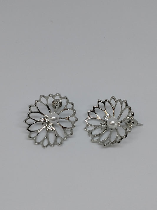 Flower petal stud earrings