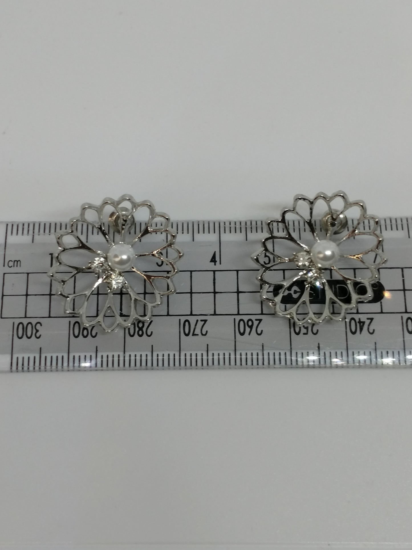 Flower petal stud earrings