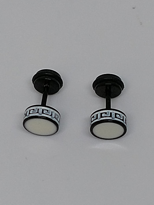 Stud earrings (Screw back lock)