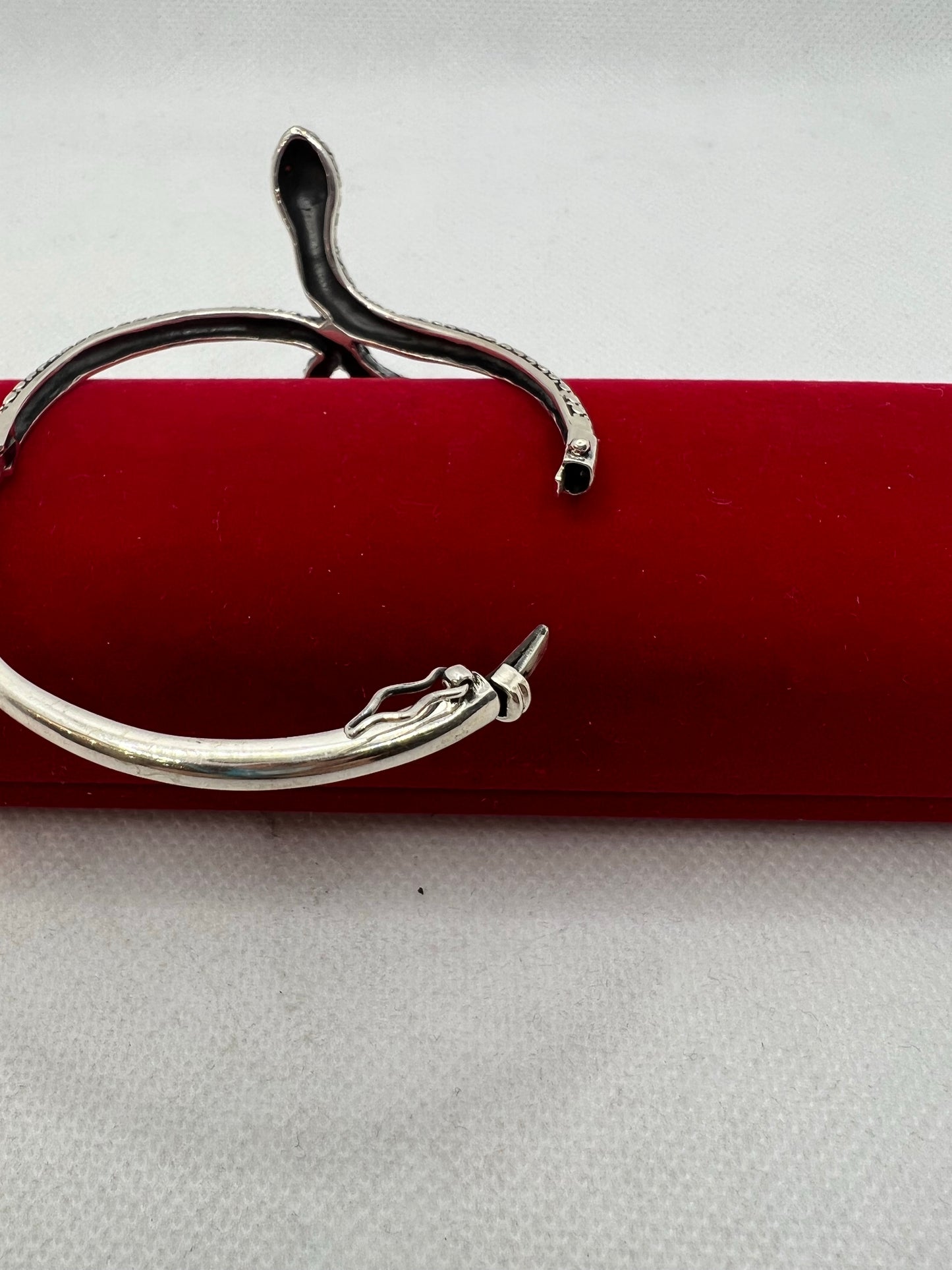 Bracelet serpent en argent véritable avec yeux rouges