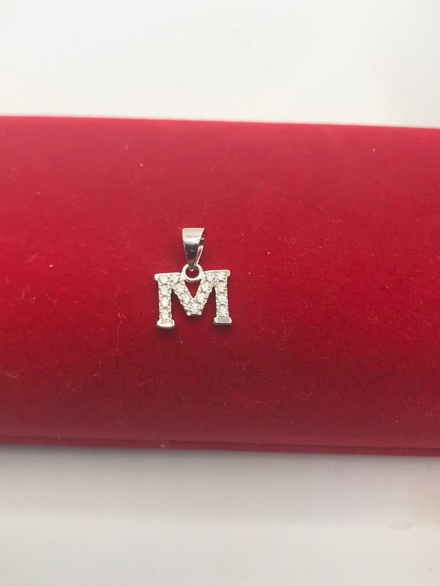 Pendentif lettre initiale en argent sterling