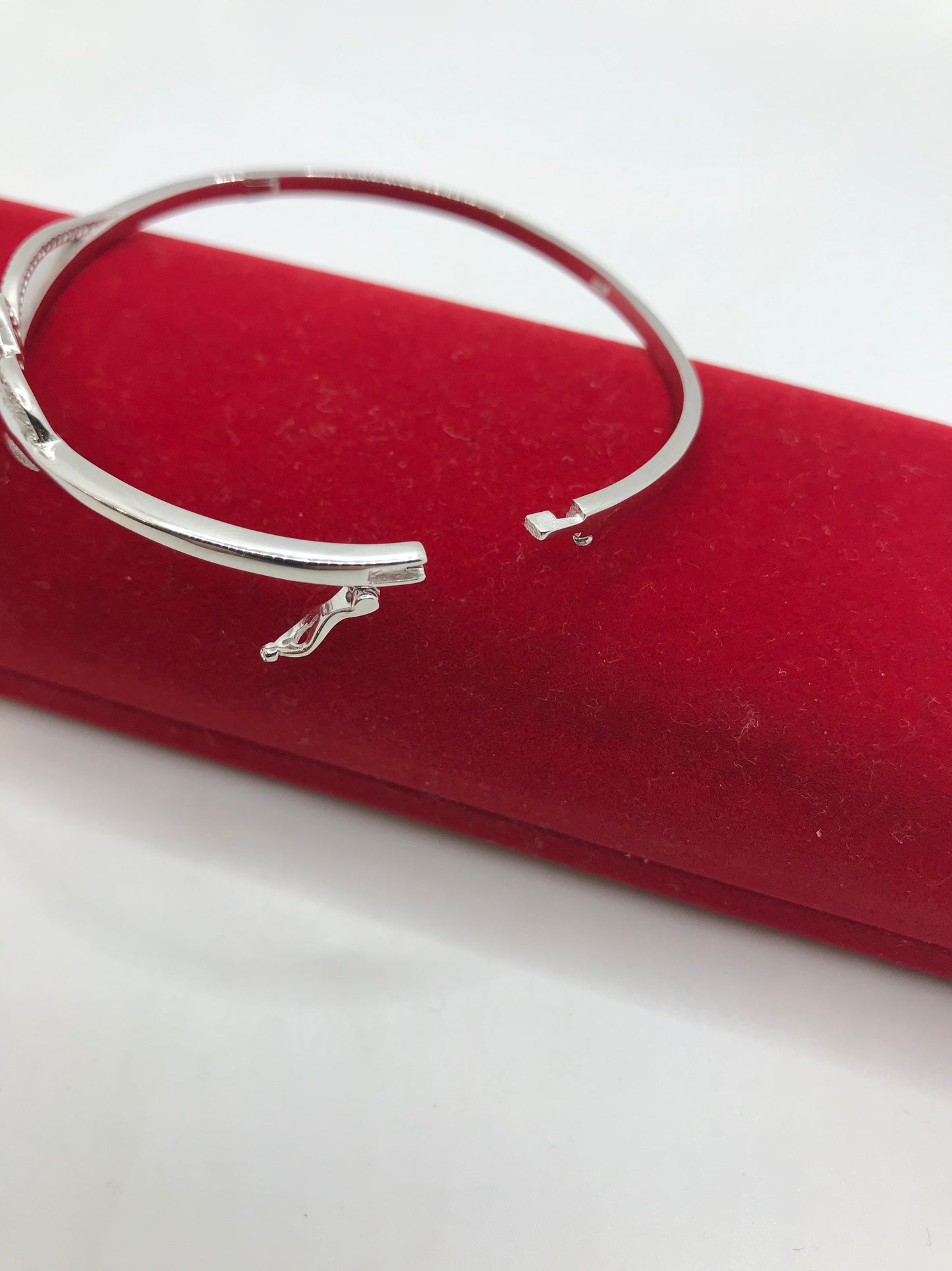 Sterling silver heart ❤️ bangle