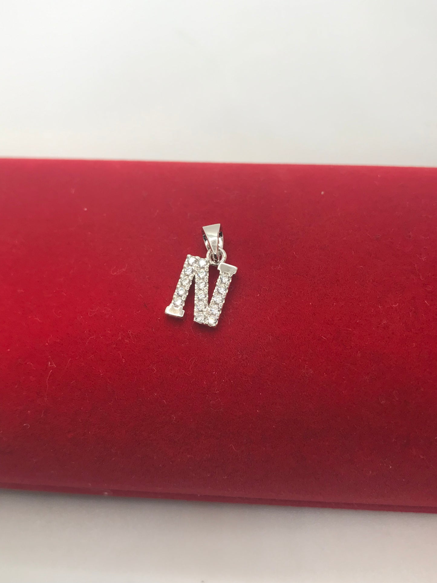 Pendentif lettre initiale en argent sterling