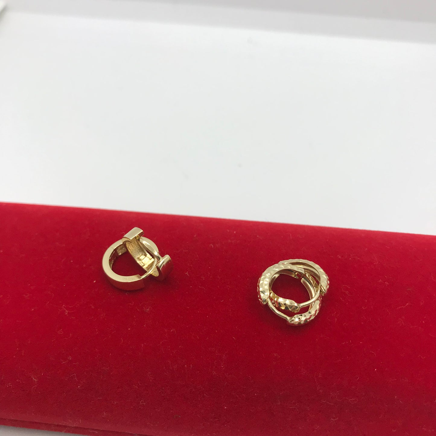 Boucles d'oreilles créoles en or 10 carats