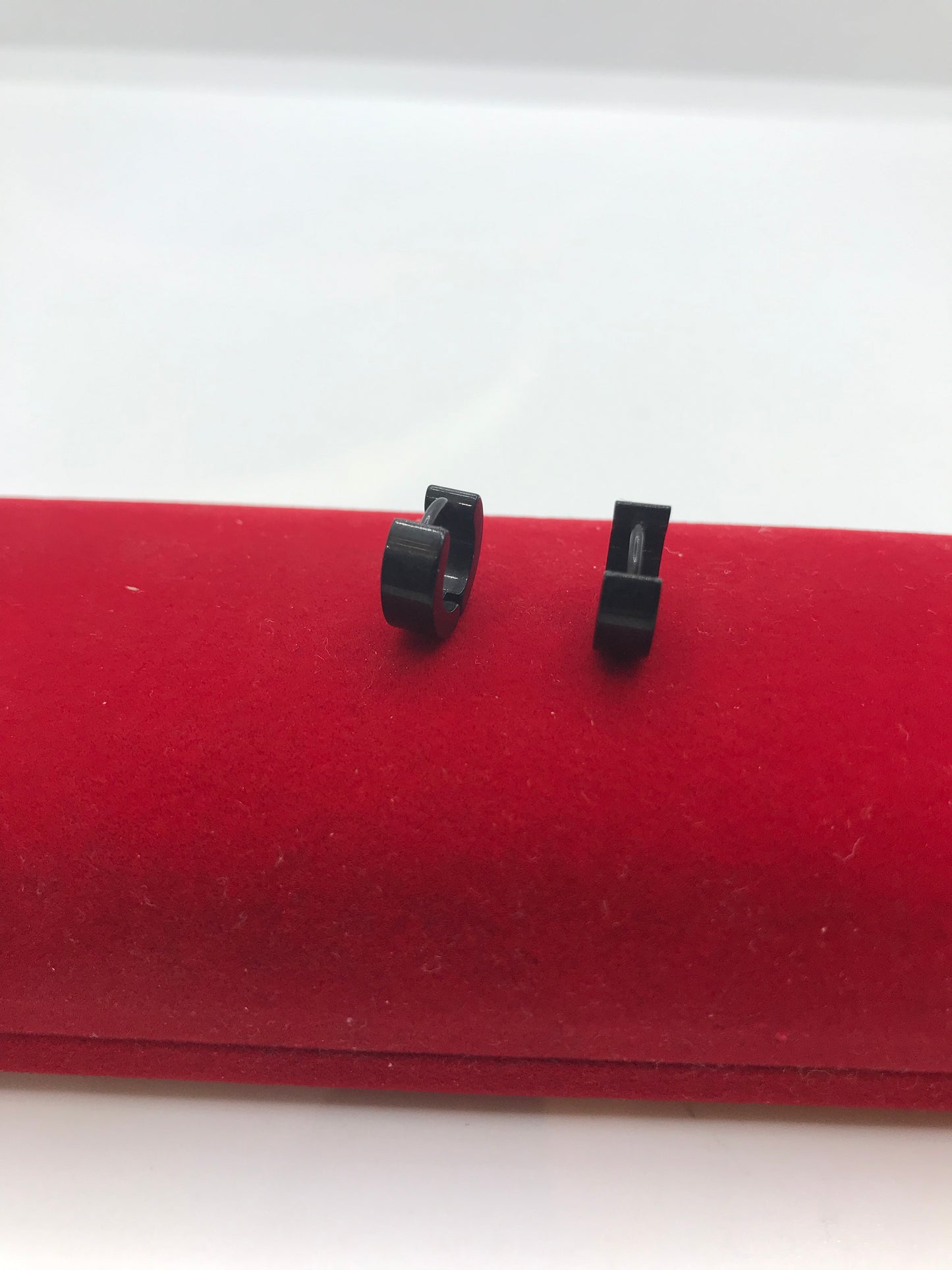 Créoles noires de petite taille