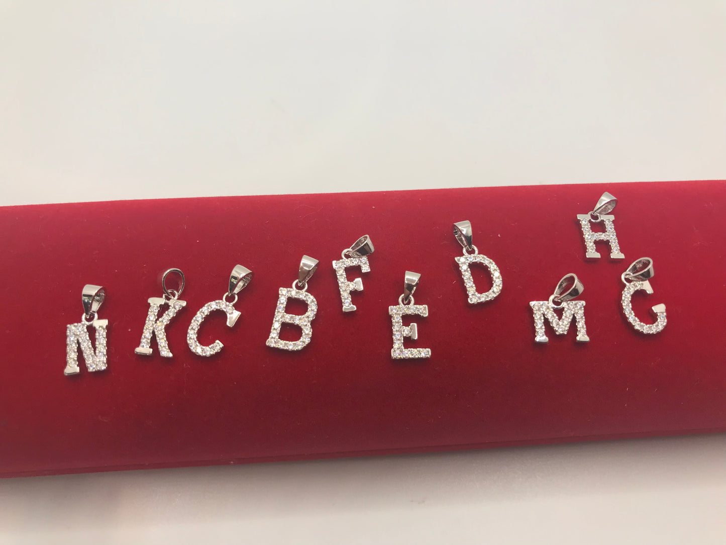 Pendentif lettre initiale en argent sterling