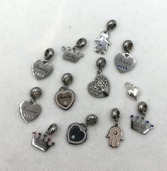 Lovable charms and pendants