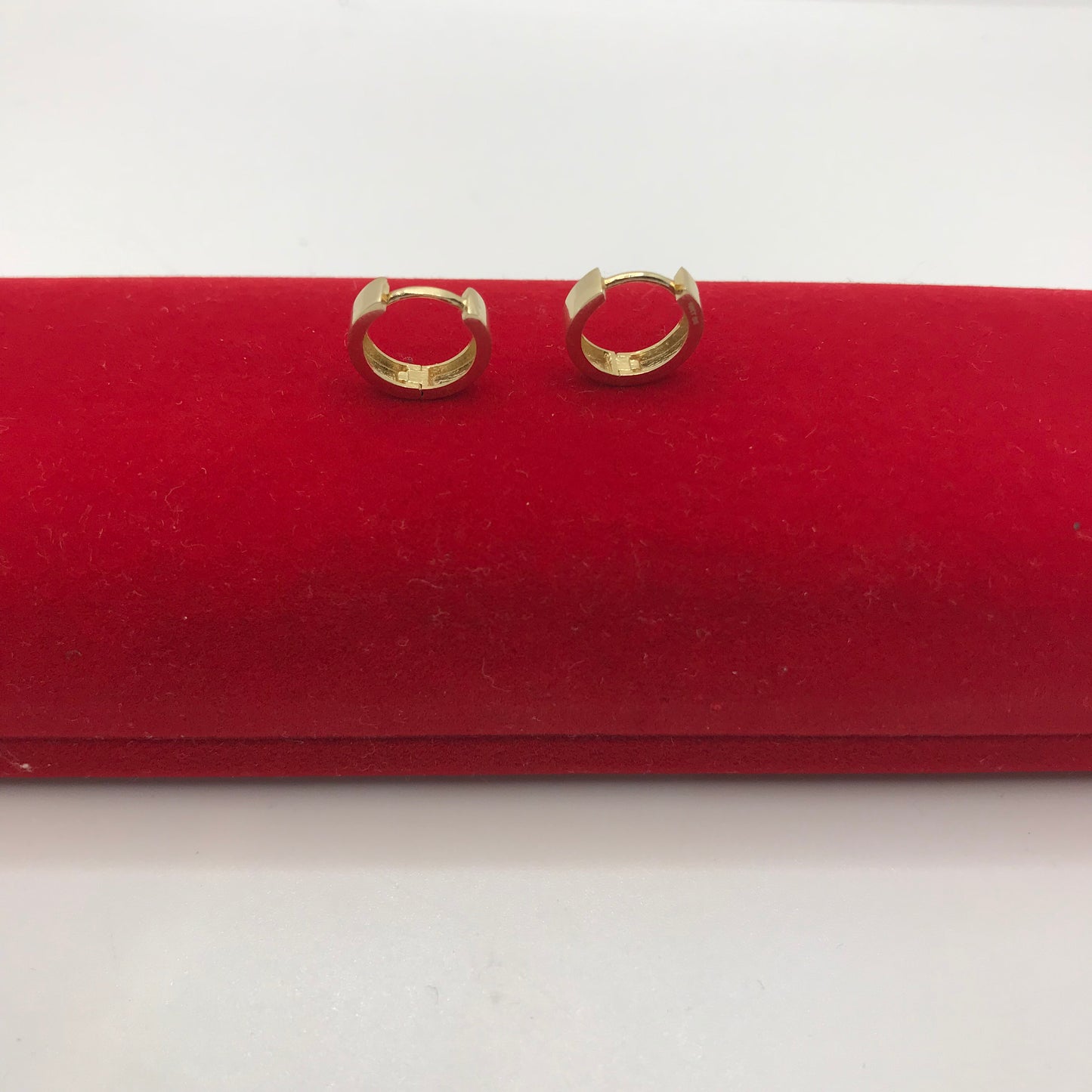 Boucles d'oreilles créoles en or 10 carats