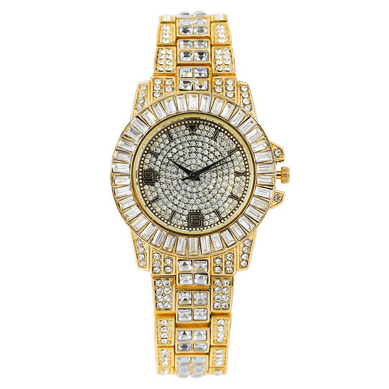 Démarquez-vous avec des montres unisexes glacées