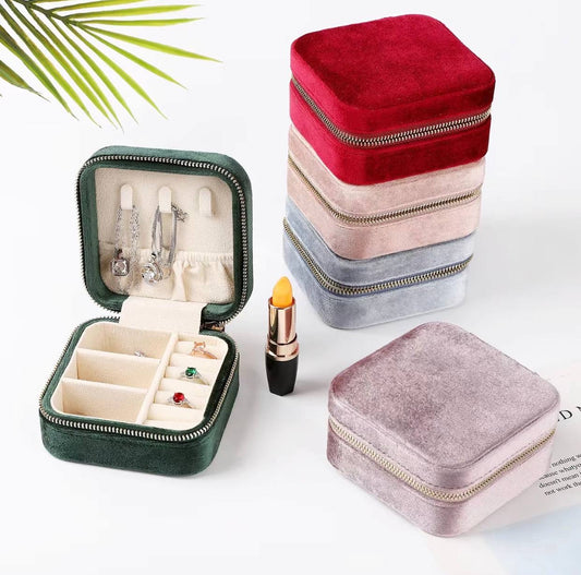 Offrez-lui une boîte à bijoux portable en velours