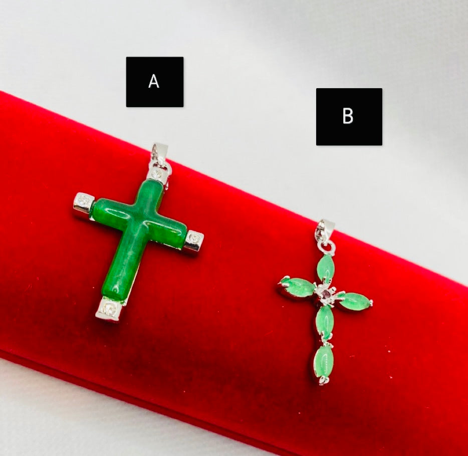 Pendentifs en croix de jade véritable