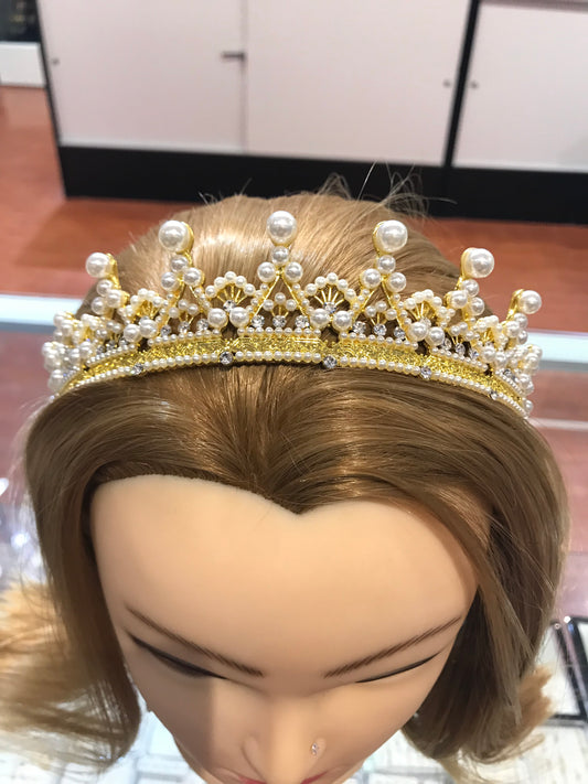 Gold pearl crown