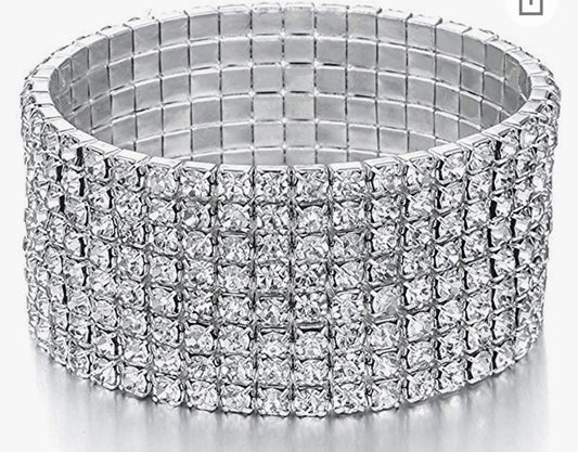 ਖਿੱਚੇ ਫੈਸ਼ਨ ਵਾਲੇ ਬਰੇਸਲੇਟ