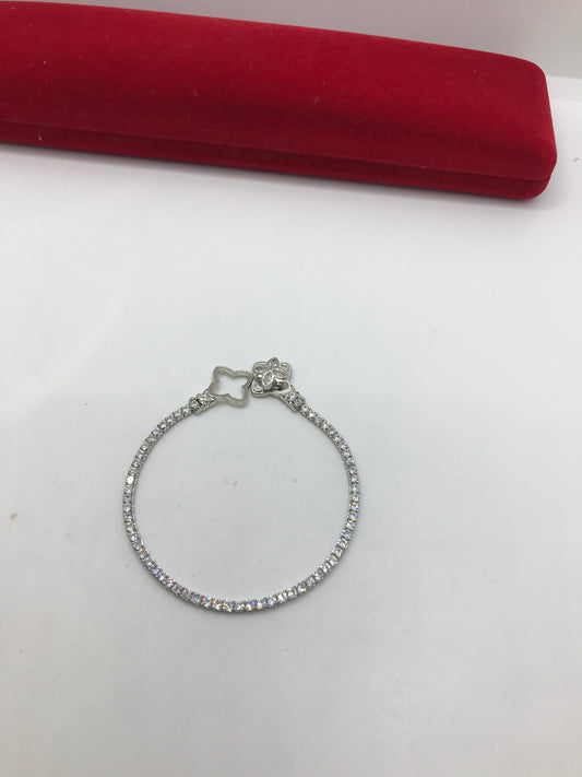 Sterling silver clover bracelet