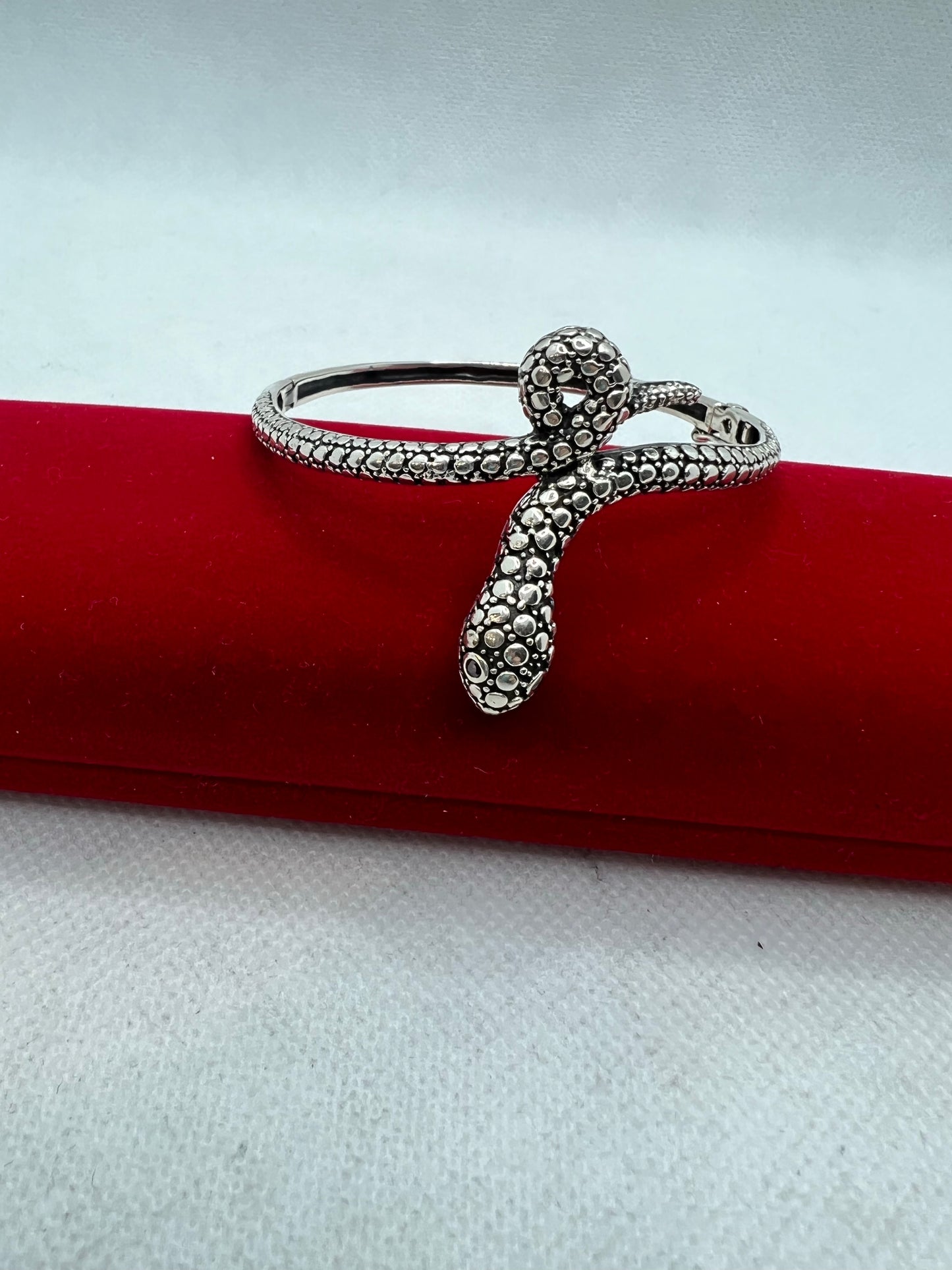 Bracelet serpent en argent véritable avec yeux rouges