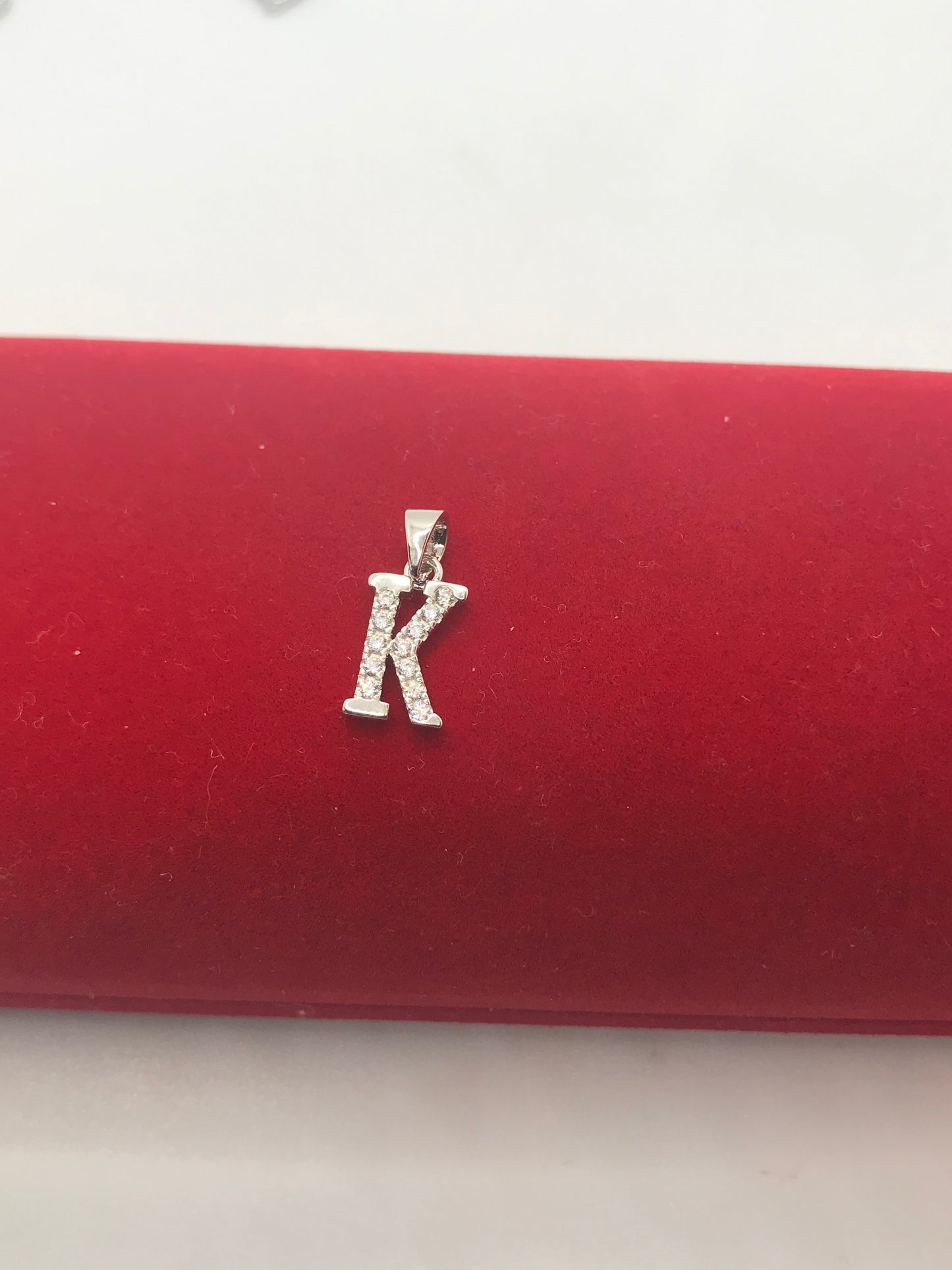 Pendentif lettre initiale en argent sterling