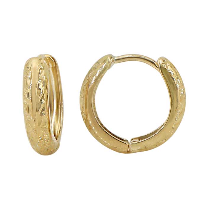 Real gold round earring with diamond cut,