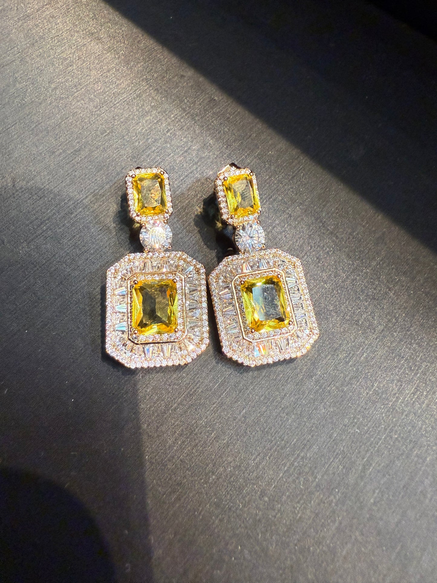 Royal Earrings “Golden Dawn”
