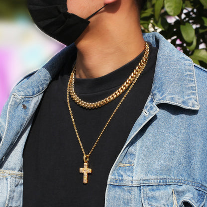 Collier pendentif croix