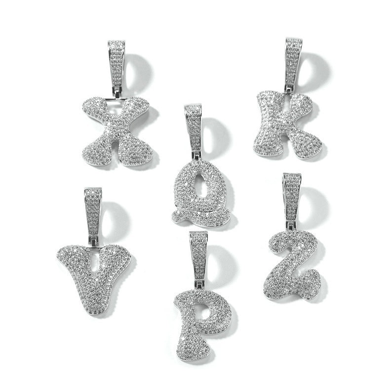 Pendentif avec lettre et nom en forme de bulle de diamant
