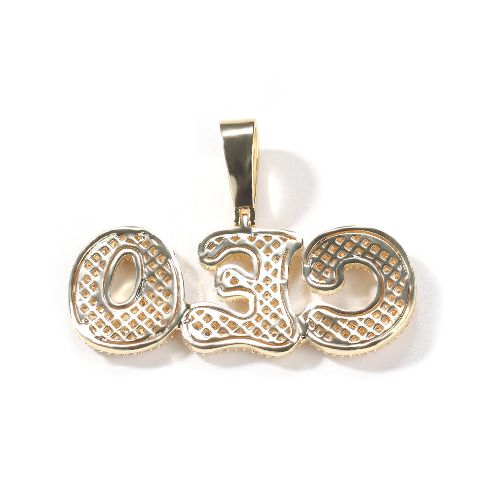 Pendentif avec lettre et nom en forme de bulle de diamant