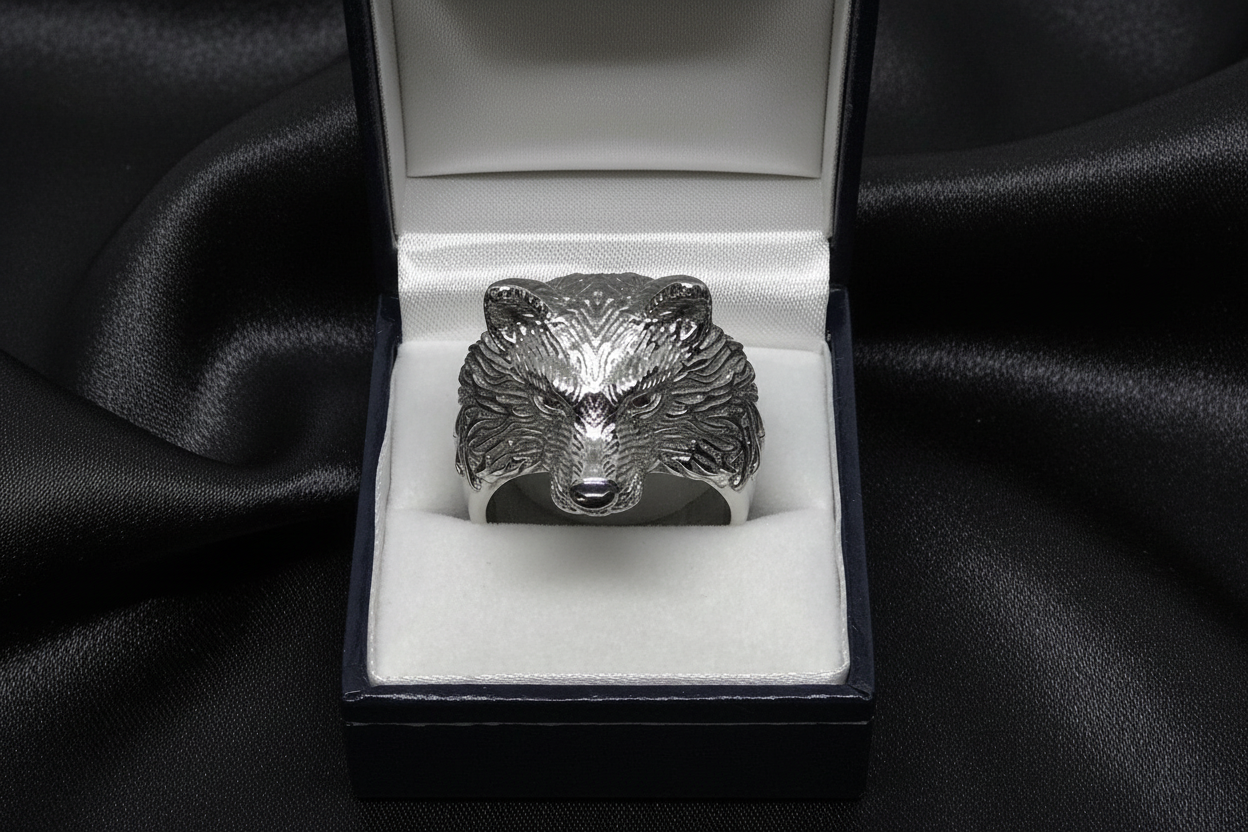 925 sterling silver wolf ring!