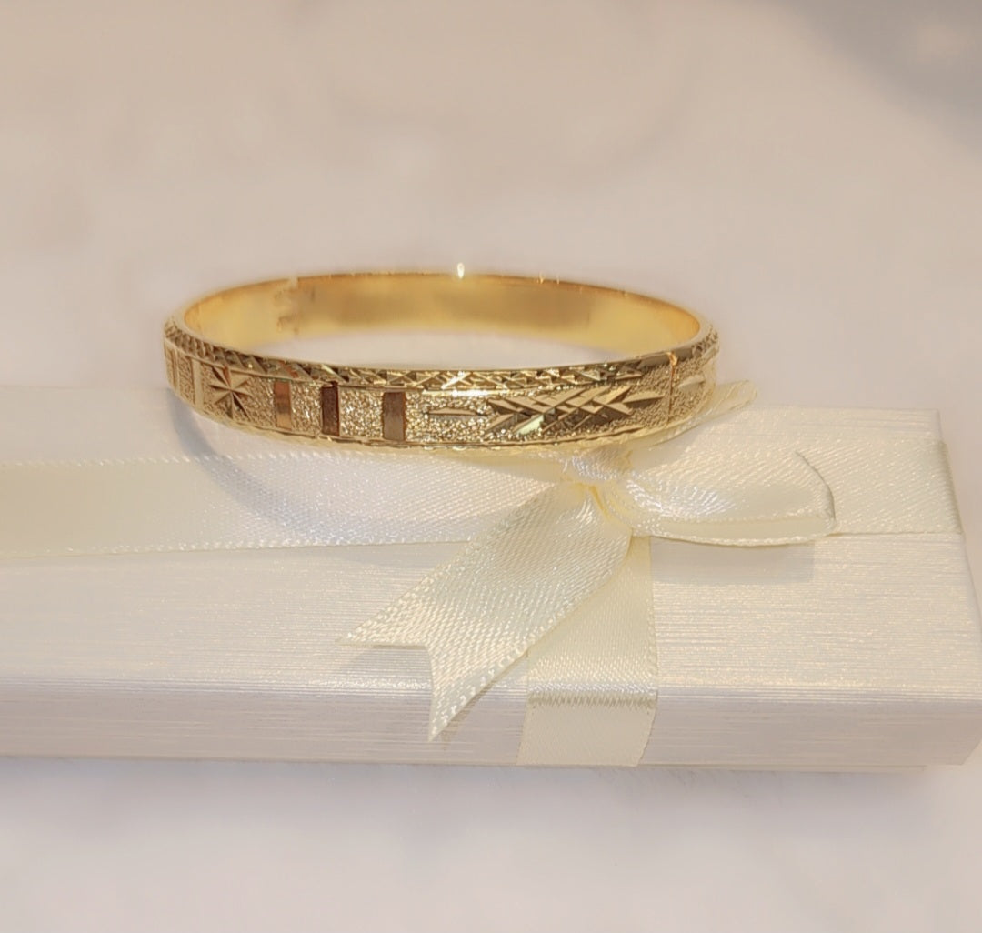 Gold plated bangle