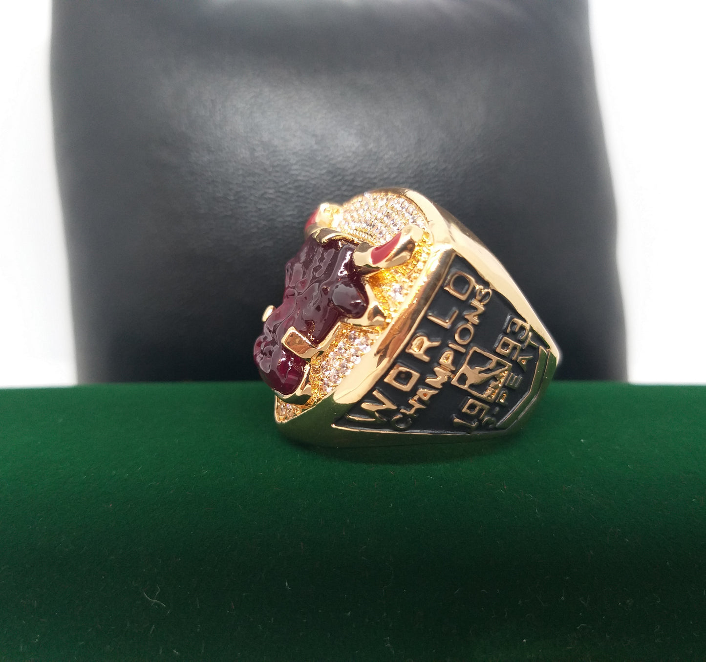 Chicago bulls championship ring