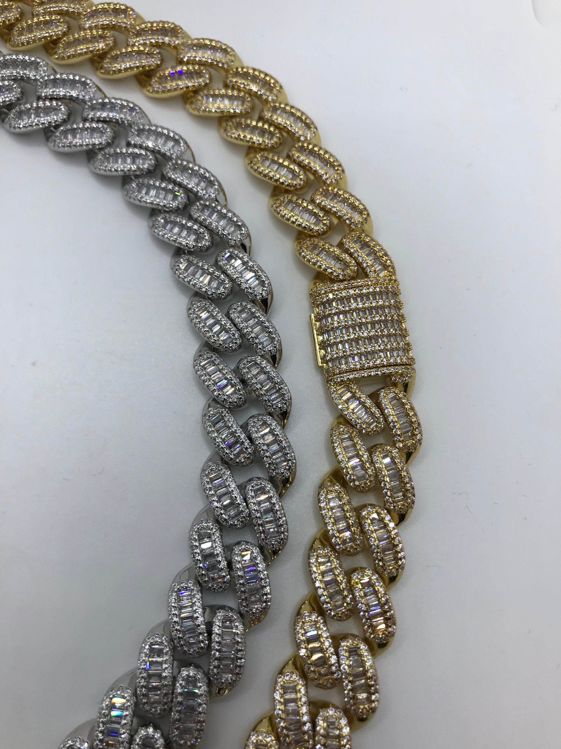 15mm Cuban Link Necklace Chain in Baguette - Yellow Gold 45cm
