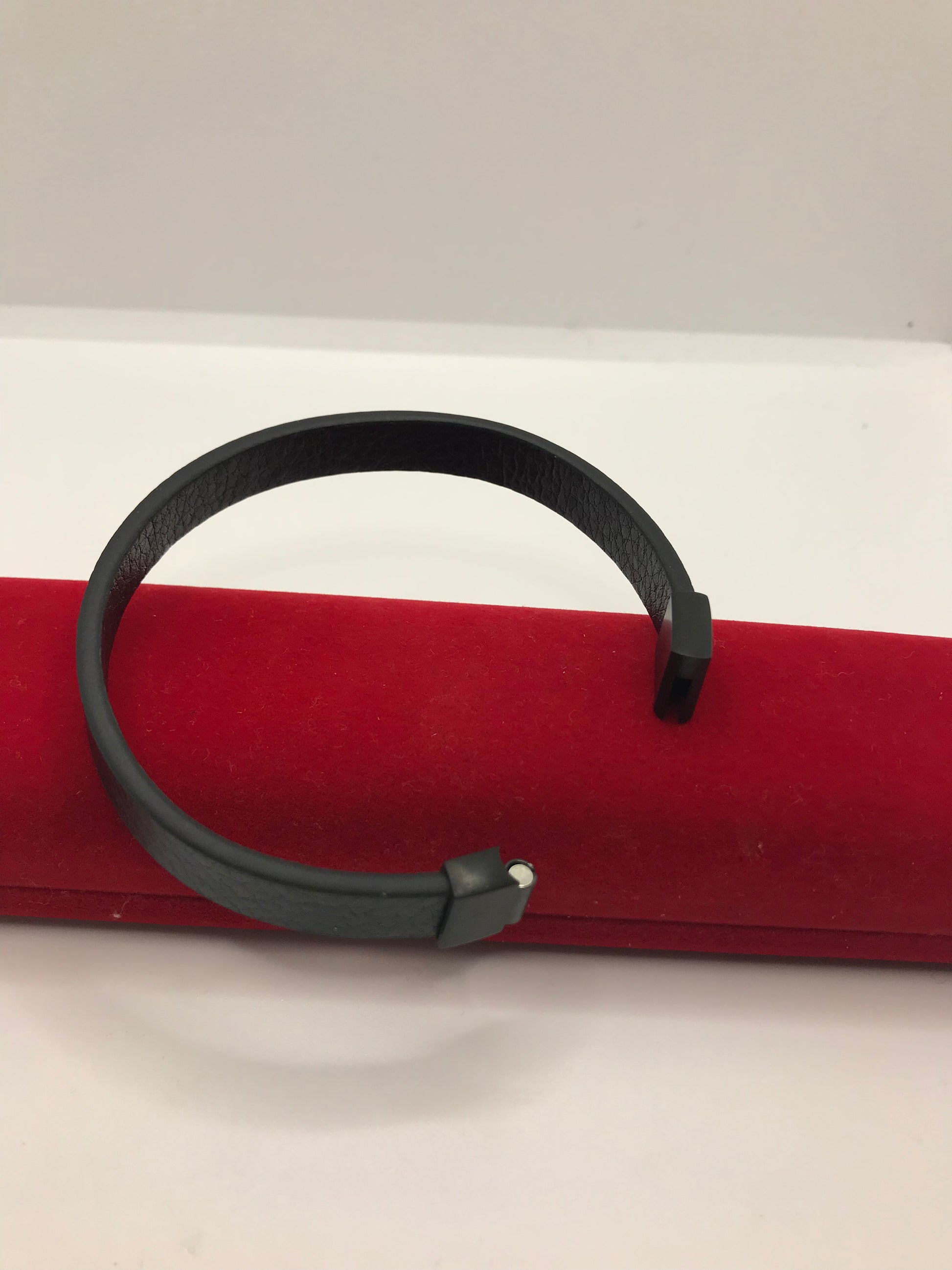 Plain 2025 leather bracelets