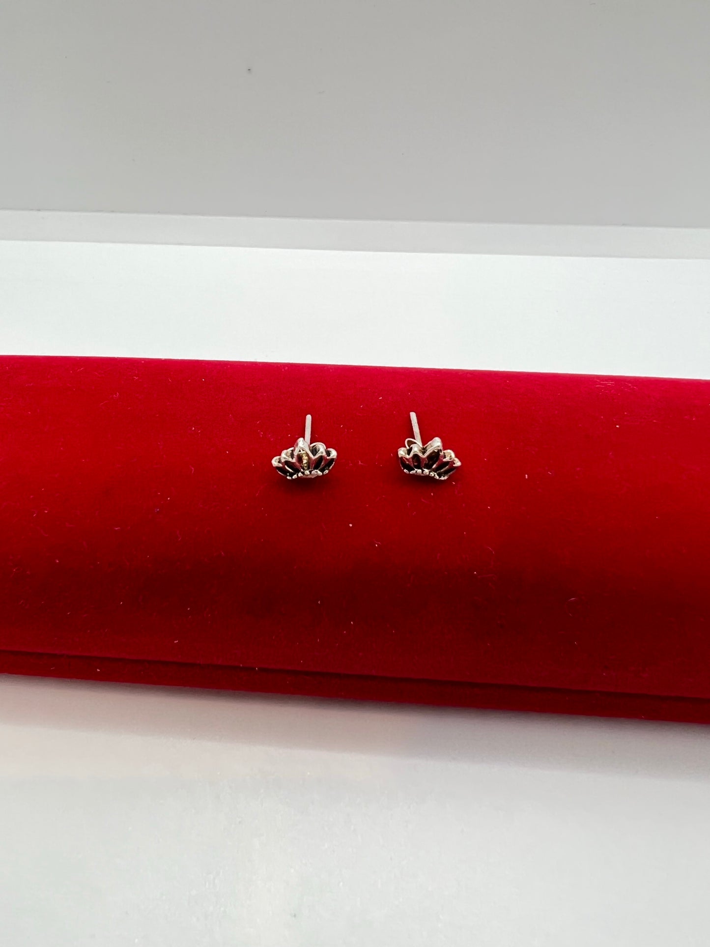 Real silver crown shape earrings