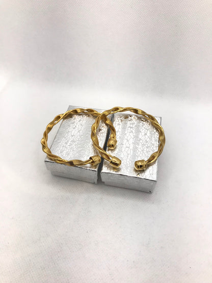 Gold plated zigzag style bangle